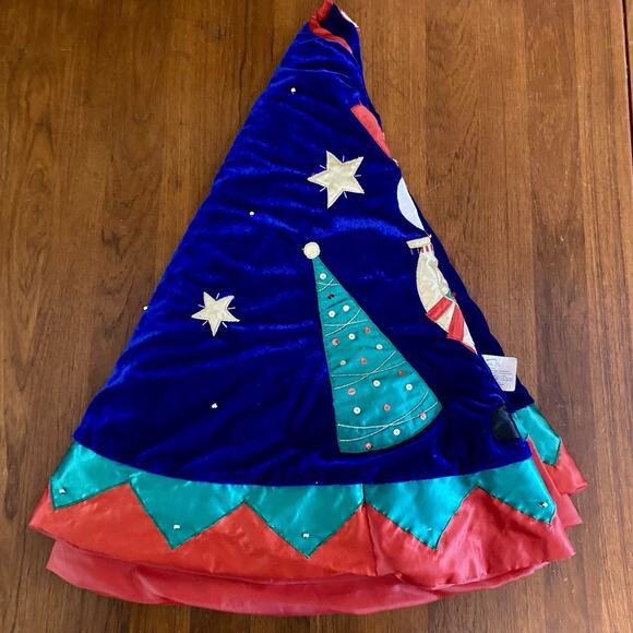 Santa’s Best Christmas Tree Skirt Large 55” Satin Lined Nutcracker Tab Closure - Picture 6 of 6